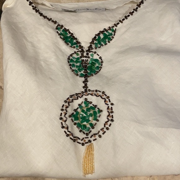 Carlie’s Court linen top never worn with beading - Picture 2 of 6
